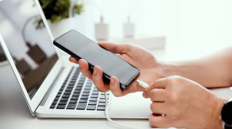 پورت USB همیشه روشن چیست و چطور بفهمیم یک پورت این ویژگی را دارد یا نه؟