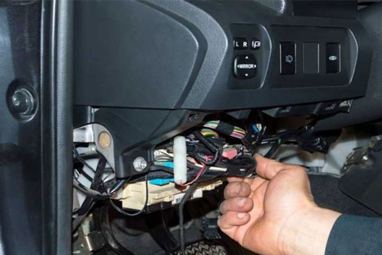 علت قطع شدن برق پشت آمپر پژو 405 چیست؟