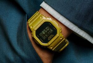 کاسیو ساعت G-Shock DW-5600 جدید با طراحی طلایی را معرفی کرد