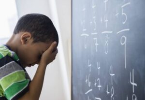 اروساینس: چرا کودکان مبتلا به دیسکلکولیا در حل مسائل ریاضی مشکل دارند؟