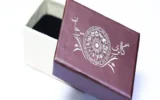 قیمت گردنبند طلا 18 عیار زنانه گالری مرجان طرح ماه تولد آبان مدل 0993