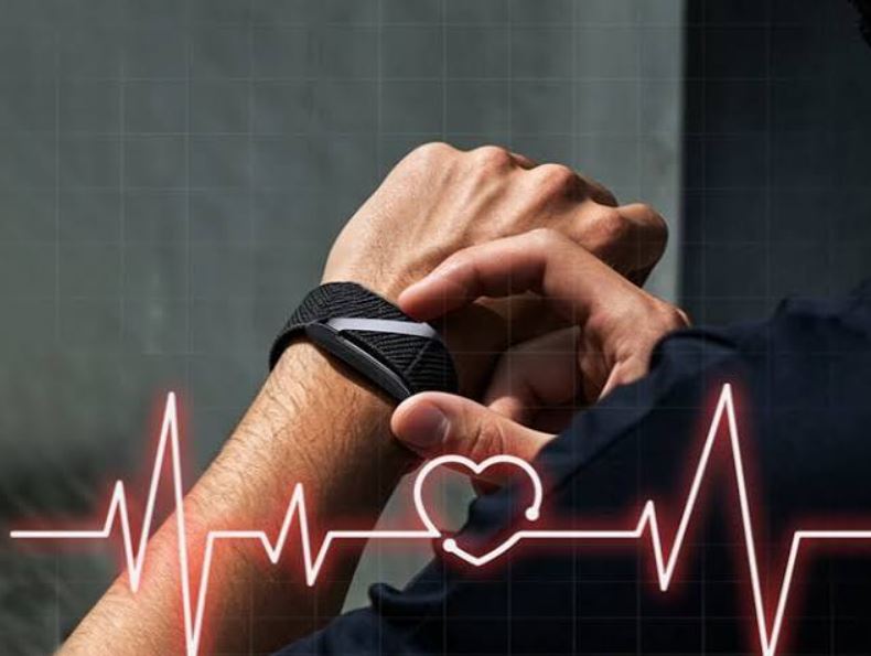 ردیاب بدون نمایشگر راگ‌بید لوپ دبلیو با ECG و باتری ۳۰ روزه عرضه شد