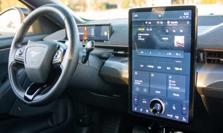 دکمه ولوم فورد موستانگ Mach-E اکنون می‌تواند دما، فن و موارد دیگر را کنترل کند