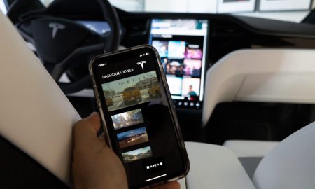اضافه شدن قابلیت پخش زنده دوربین‌های خودروهای تسلا بر روی گوشی‌های آیفون