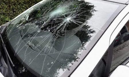 چرا شیشه جلو خودرو بیشتر آسیب می‌بیند؟