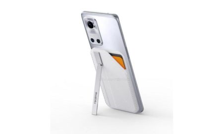 تصاویری از اتصال کیف پول MagDart به گوشی Realme Flash