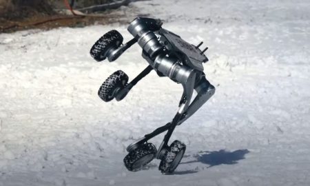 این سگ رباتیک چرخدار، در برف پارکور و حرکات نمایشی انجام می‌دهد! [تماشا کنید]