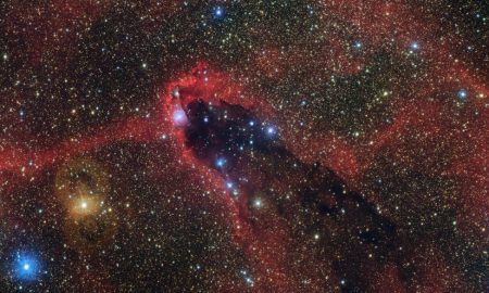 ثبت تصویر زیبای برج تاریک درخشان توسط رصدخانه جنوبی اروپا در شیلی!