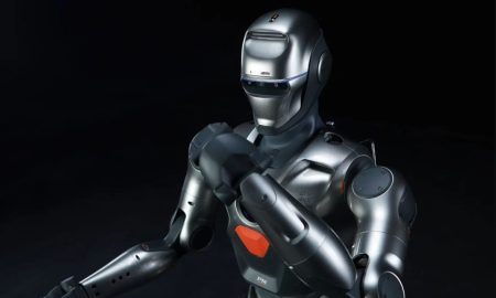 اولین ربات انسان نمای جهان که پشتک جلو می‌زند!