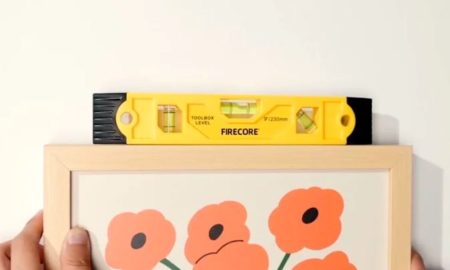 مایع درون تراز چیست و چرا سبز رنگ است؟