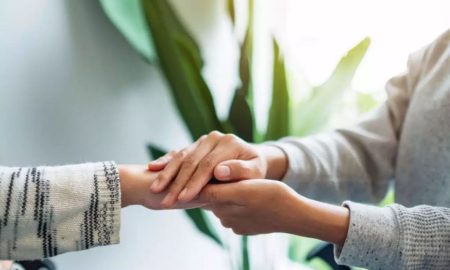 چرا ما به بعضی از افراد کمک می‌کنیم و به برخی دیگر نه؟!