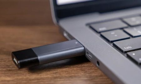 چه اتفاقی می‌افتد اگر یک درایو USB را بدون جداسازی ایمن خارج کنیم؟