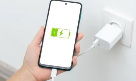 آیا واقعاً باید از استفاده از گوشی در حین شارژ شدن اجتناب کرد؟