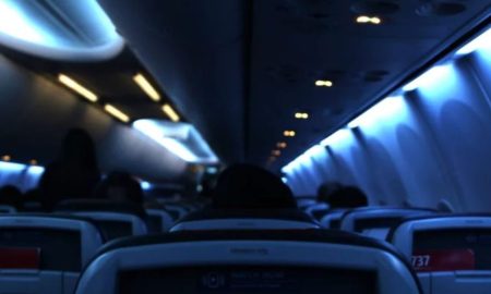 چرا هواپیماهای مسافربری قبل از فرود نور چراغ را کم می‌کنند؟