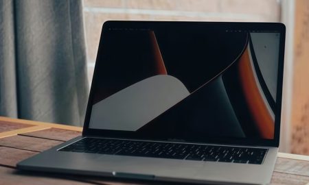 مک‌بوک پرو بعدی اپل ممکن است مجهز به یک نمایشگر اولد و داینامیک آیلند باشد