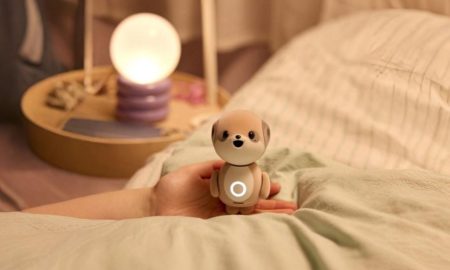 شارپ از دستیار هوش مصنوعی پوکتومو رونمایی کرد که چت می‌کند و یاد می‌گیرد!