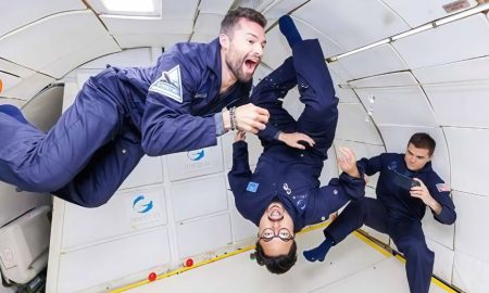 یک هواپیما چگونه پرواز در جاذبه صفر را شبیه‌سازی می‌کند؟