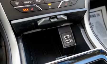 هرگز این ۴ وسیله را به پورت‌های USB خودروی خود وصل نکنید!