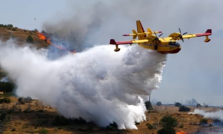 چگونه یک هواپیمای آتش‌نشان، مخزن خود را در عرض چند ثانیه پر می‌کند؟