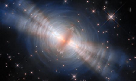 هابل لحظه شکافتن «سحابی تخم مرغ» توسط یک ستاره در حال مرگ را ثبت کرد!