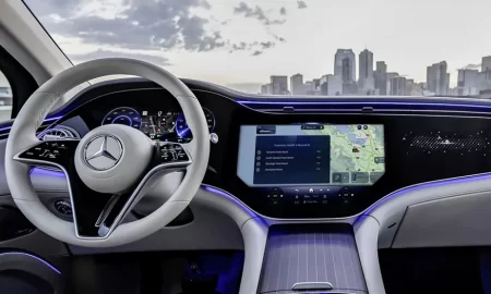 مرسدس بنز Chat GPT را به دستیار صوتی خودروهای خود اضافه می‌کند