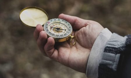 با برنامه قطب نما اپل واچ چه کارهایی میتوان انجام داد؟