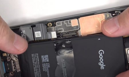 تست مقاومت گوشی پیکسل 8؛ آیا گوشی جدید گوگل جان سالم به در می‌برد؟