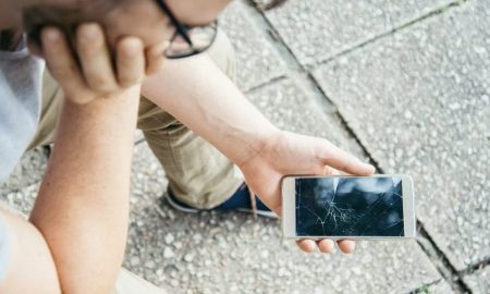 چگونه محافظ نمایشگر ضعیف گوشی‌های ارزان در نهایت هزینه بیشتری می‌تراشد؟