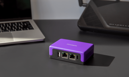 از این پس فایروال بنفش Firewalla را با خود به سفر ببرید!