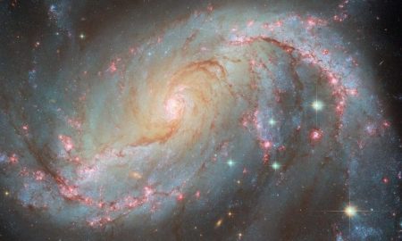 تلسکوپ هابل انفجار یک ابرنواختر را در یک کهکشان مارپیچی و خیرهکننده آشکار کرد!