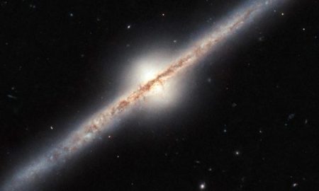 نگاه ۲۳ ساله هابل به کهکشان مارپیچی و تاب‌خورده رازهای پنهان آن را آشکار می‌کند!